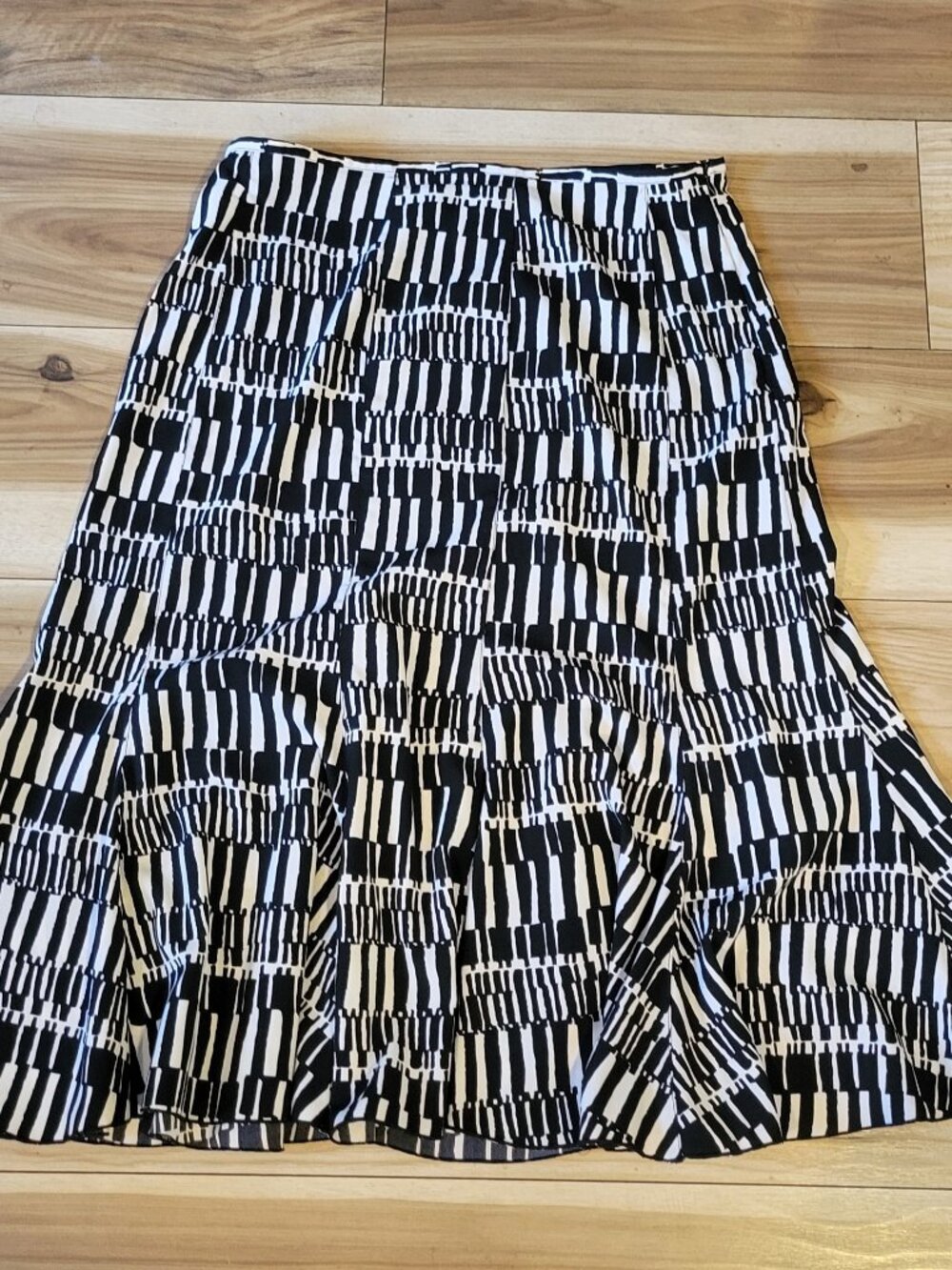 Vintage Ninety Black White Geometric Midi Skirt Abstract Print Flared A Line 10